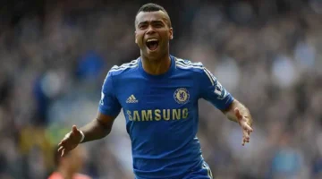 تشكيلة أسطورية.. أشلي كول يحدد أفضل 11 لاعبًا في تاريخ الدوري الإنجليزي